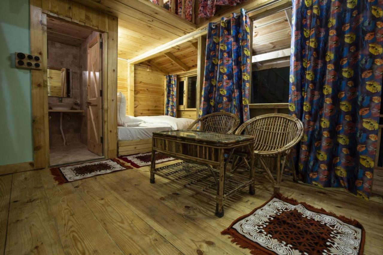 דלהאוזי Mid Conifer Cottage מראה חיצוני תמונה