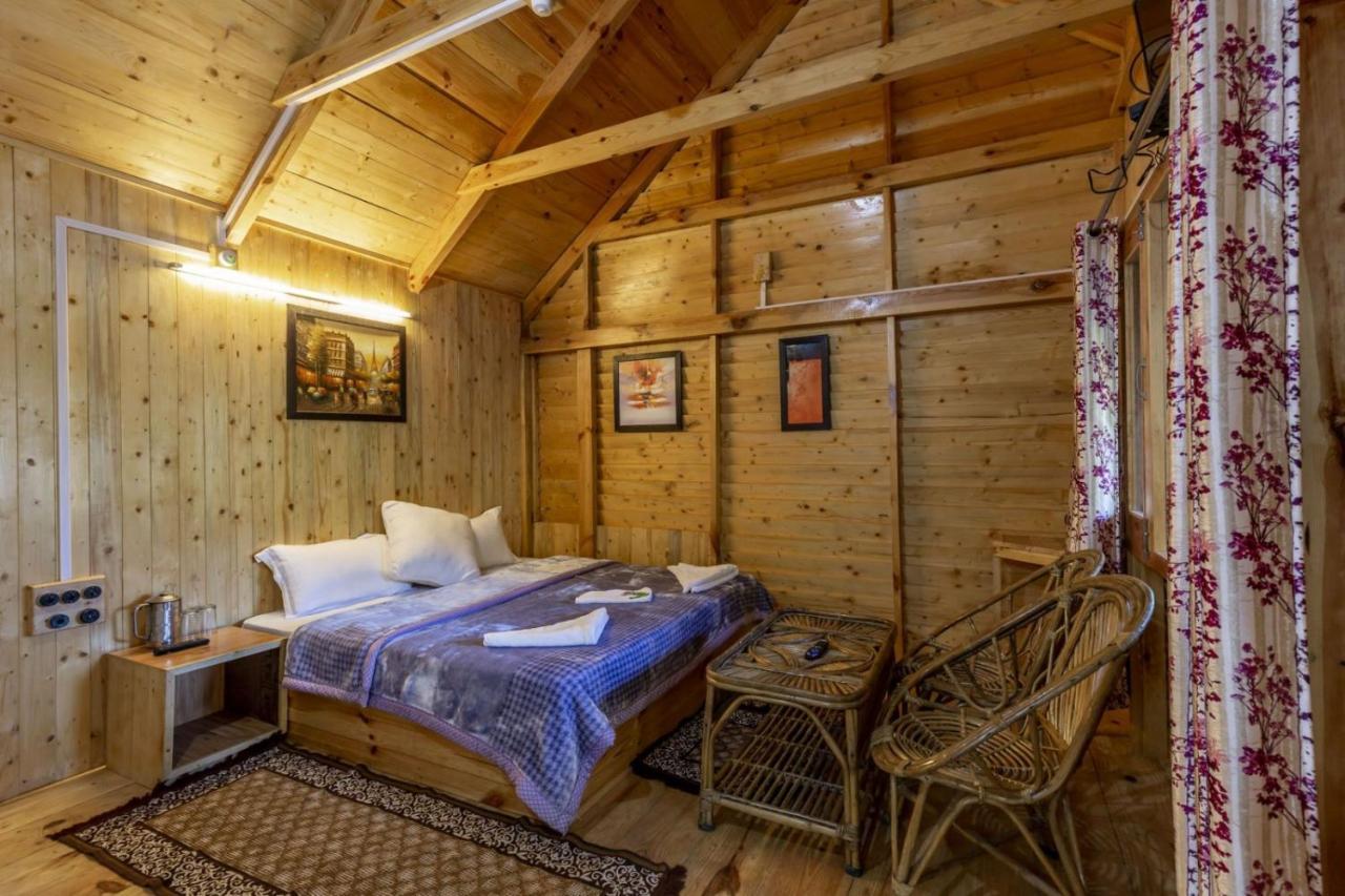 דלהאוזי Mid Conifer Cottage מראה חיצוני תמונה